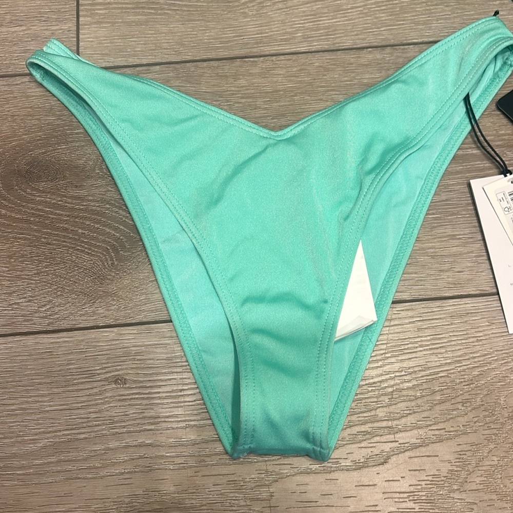 RVCA 2 piece Aqua Bikini Set size Small - Picture 3 of 8